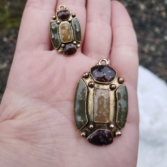 2 for 1 Bronze metal and Multi-stone Inlay Tibetan Pendants - Picture 2 of 3